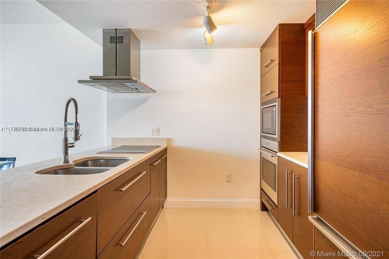Miami, FL 33131,495 Brickell Ave #2609