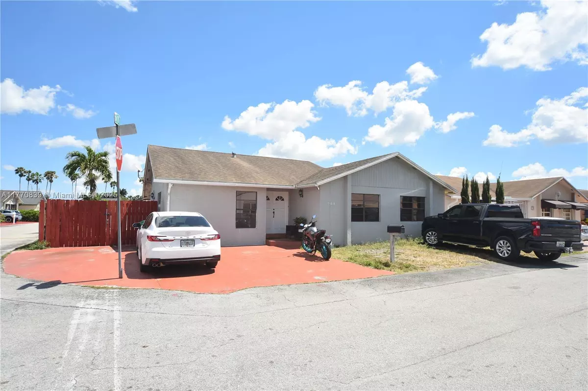 Miami, FL 33174,704 SW 97th Place Cir