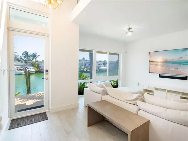 Miami Beach, FL 33141,51 N Shore Dr #51