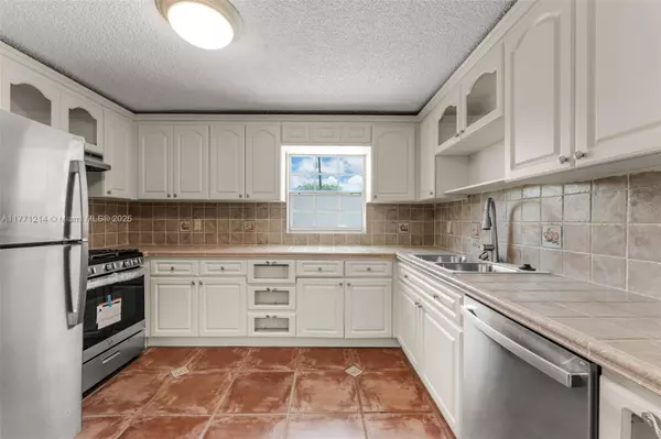 Homestead, FL 33031,21670 SW 240th St