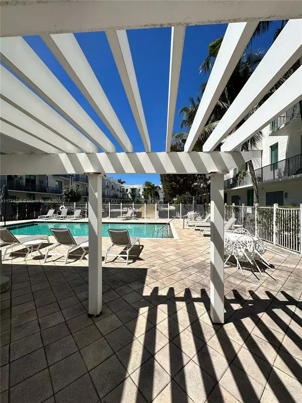Hollywood, FL 33020,2100 Van Buren St #503