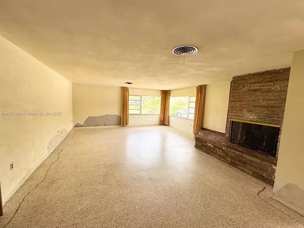 Crystal River, FL 34429,1198 N Country Club Dr