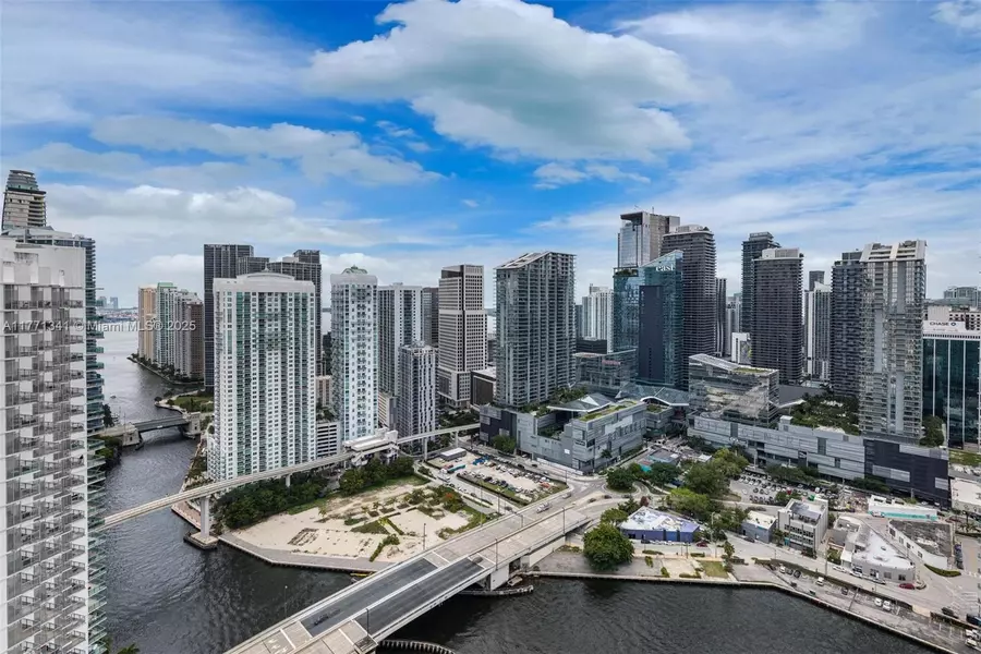 90 SW 3rd St #4103, Miami, FL 33130
