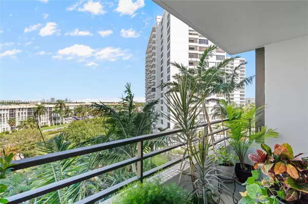 Hallandale Beach, FL 33009,500 Three Islands Blvd #309