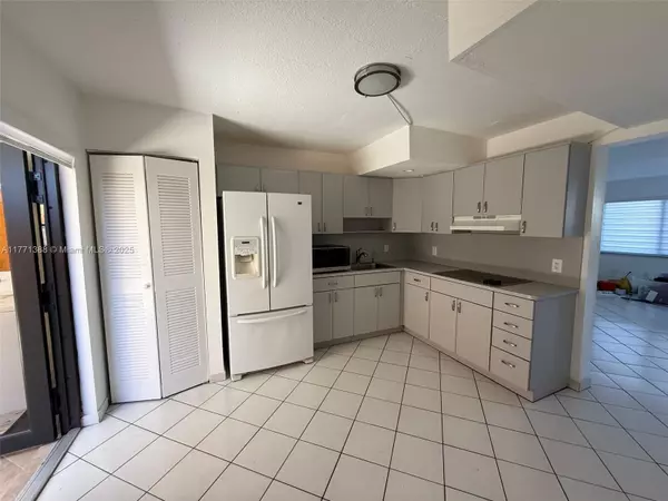 Hialeah, FL 33016,5301 W 22nd Ct #5301