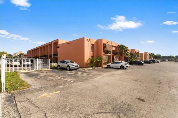 1300 W 47th Pl #217B, Hialeah, FL 33012