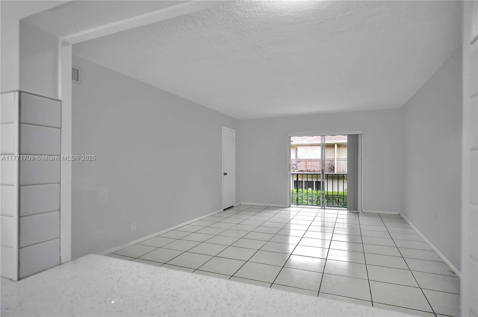 Pinecrest, FL 33156,6711 N Kendall Dr #510