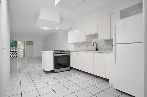 Coral Gables, FL 33146,6580 Santona St #A29
