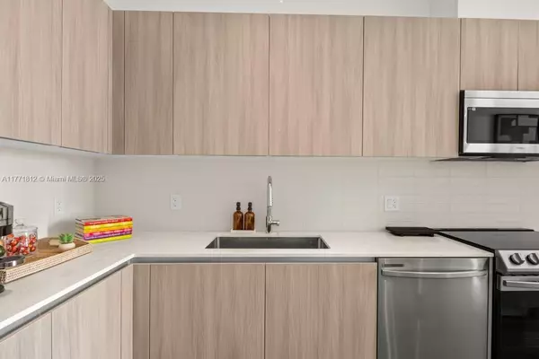 Miami, FL 33133,2800 SW 27th Terrace #1314