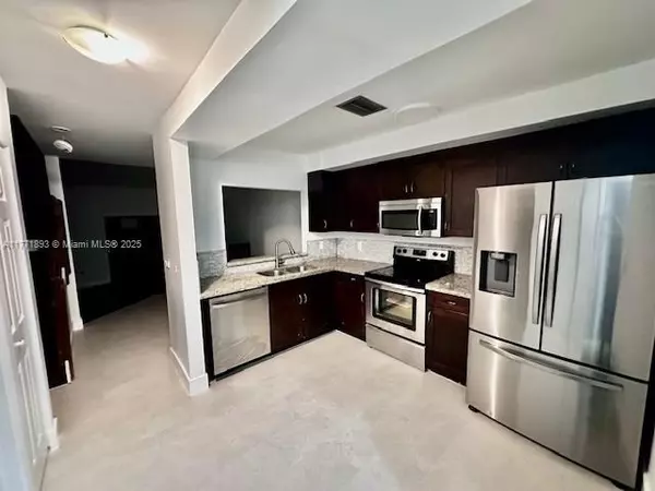 Davie, FL 33328,4245 S Pine Island Rd #4245