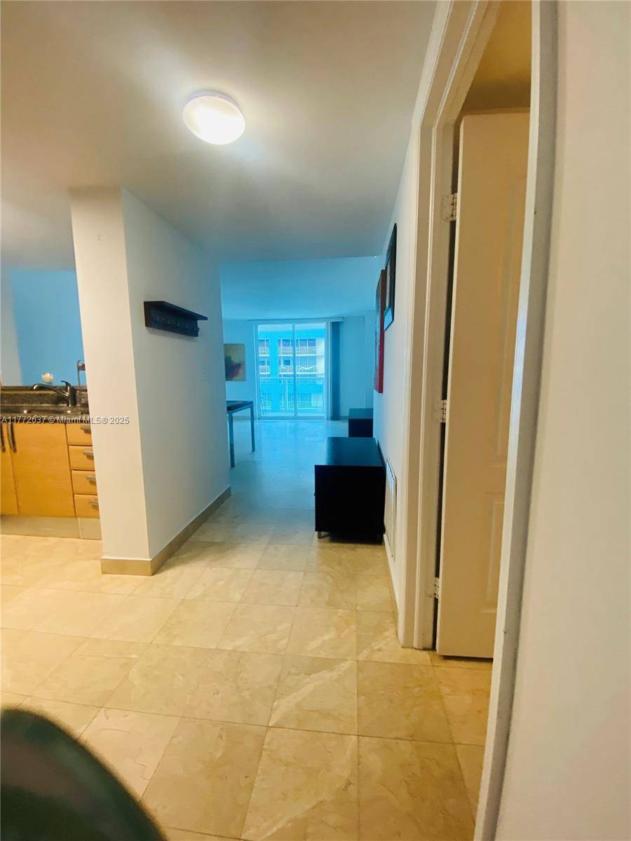 Miami, FL 33129,2101 Brickell Ave #1005