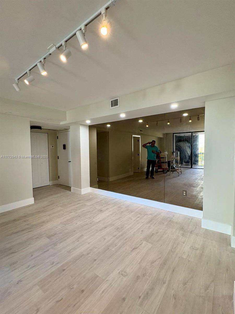 Miami, FL 33129,2333 Brickell Ave #510
