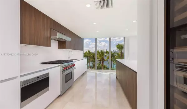 Miami Beach, FL 33139,1500 Bay Rd #N-0301