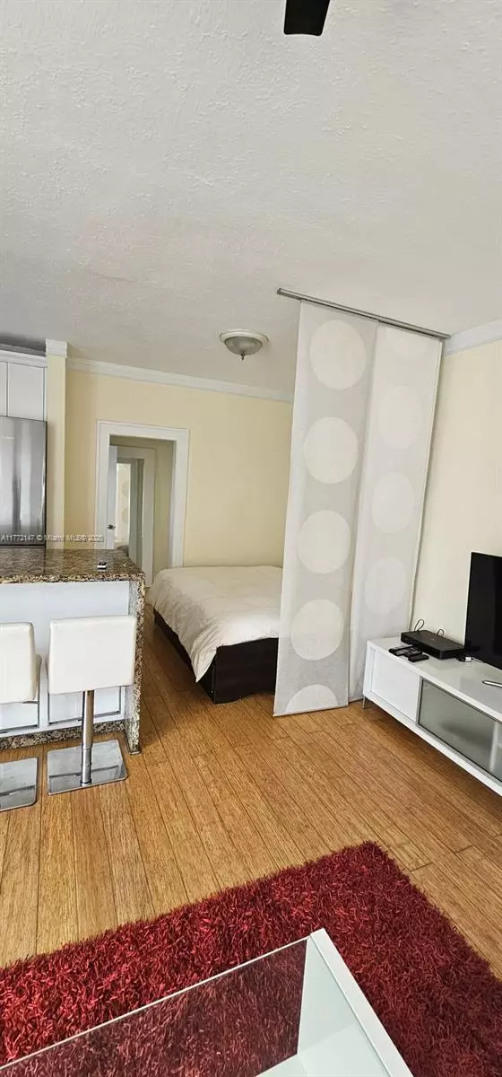 Miami Beach, FL 33139,1611 Michigan Ave #10