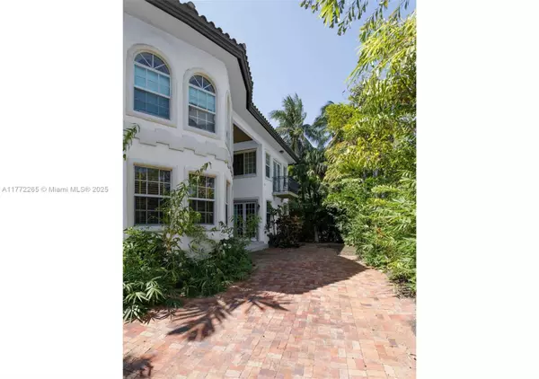 Miami Beach, FL 33140,4501 N Bay Rd