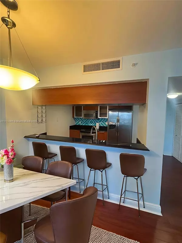 Miami, FL 33132,1800 N Bayshore Dr #1404