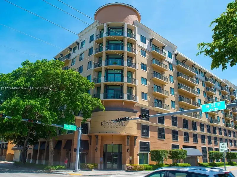 3590 Coral Way #711, Miami, FL 33145