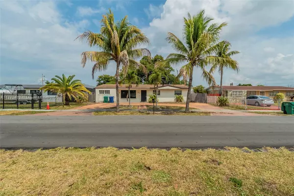5001 NW 172nd Ter, Miami Gardens, FL 33055
