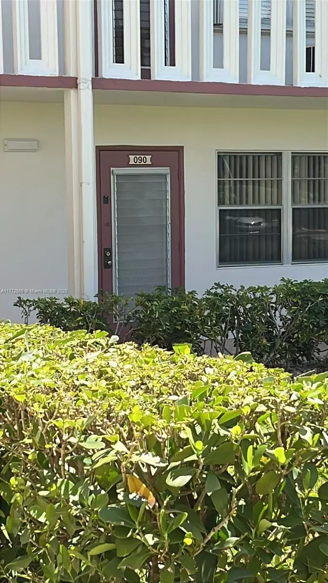 Boca Raton, FL 33434,90 Fanshaw C #90