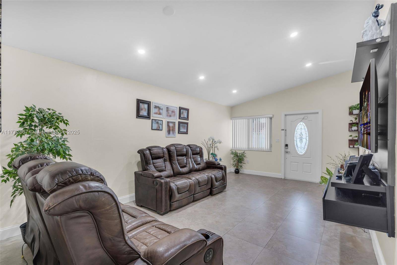 Hialeah, FL 33016,2468 W 65th St