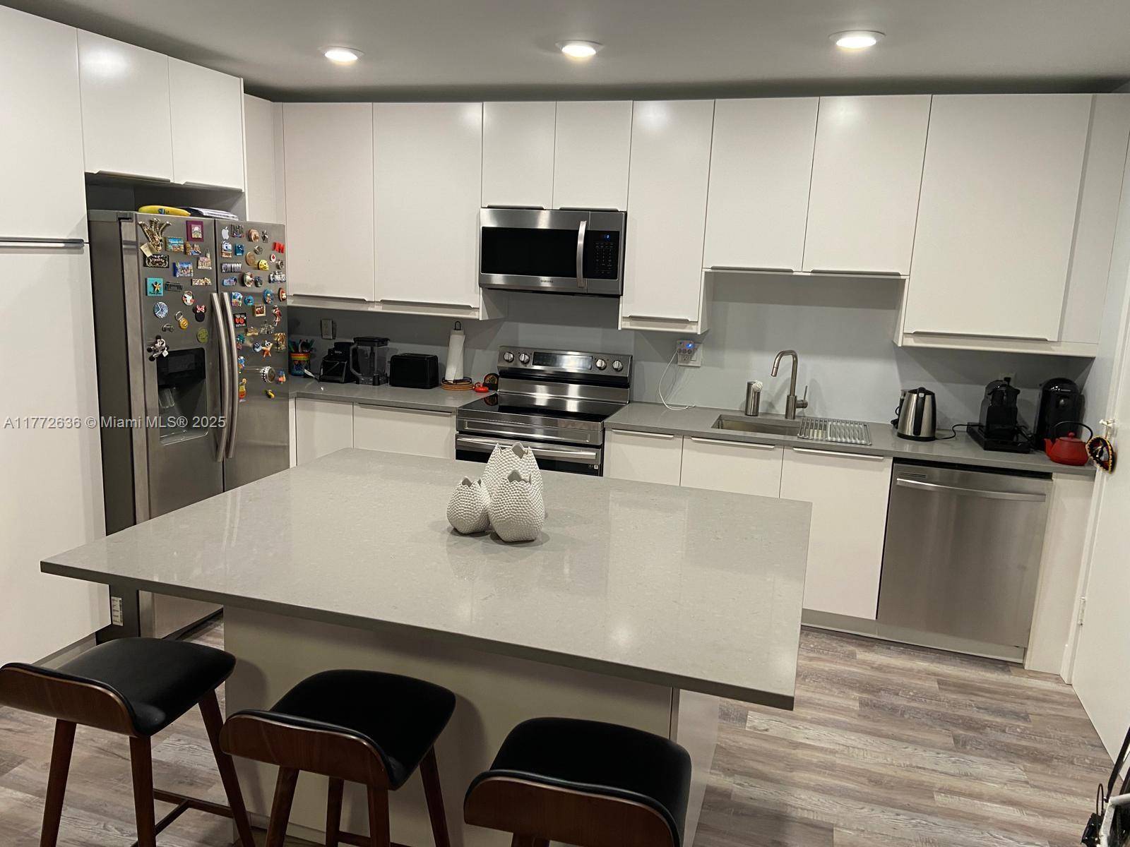 Fort Lauderdale, FL 33308,2180 NE 67th St #732
