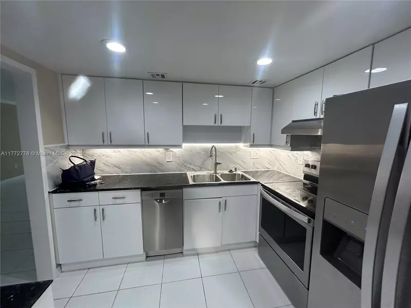 5701 Collins Ave #812, Miami Beach, FL 33140
