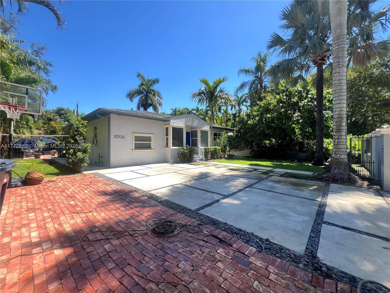 South Miami, FL 33143,5703 SW 83rd St