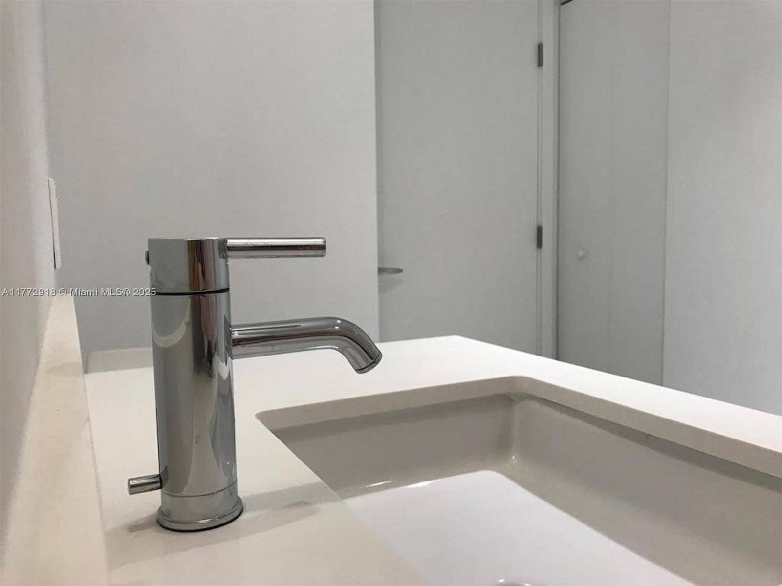 North Miami Beach, FL 33160,16385 Biscayne Blvd Unit 1902