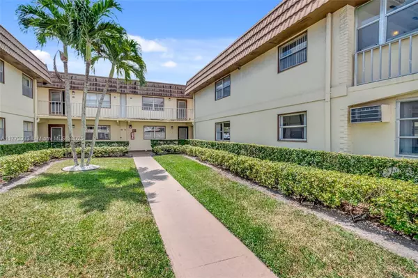 Delray Beach, FL 33446,71 Saxony B #71
