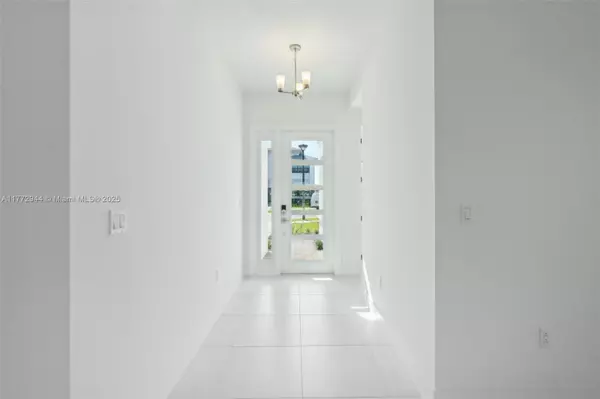 Palm Beach Gardens, FL 33412,13083 Feathering Way