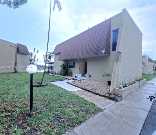 8920 Palm Tree Ln #8920, Pembroke Pines, FL 33024