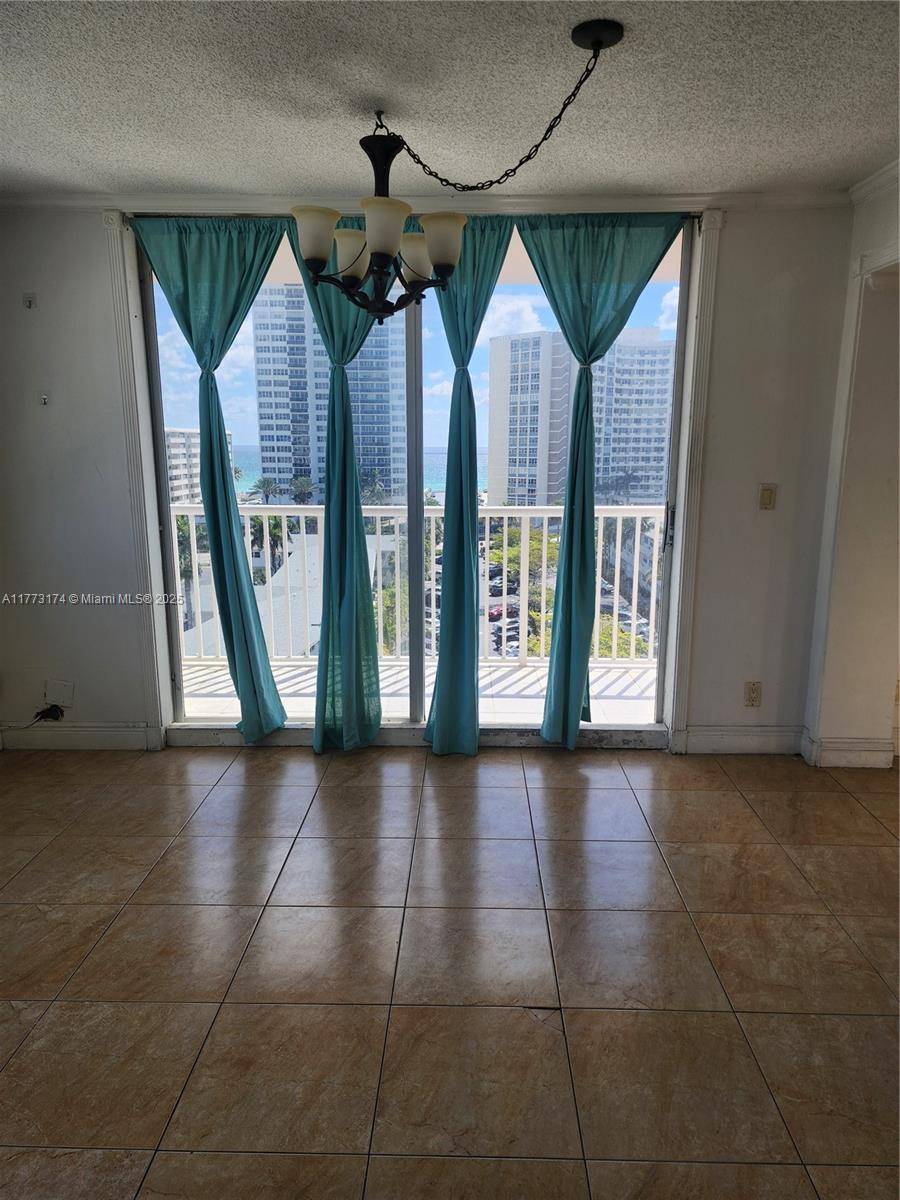 Hallandale Beach, FL 33009,3161 S Ocean Dr #805