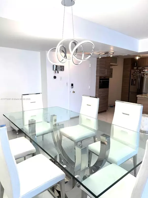 Hallandale Beach, FL 33009,427 Golden Isles Dr #5G