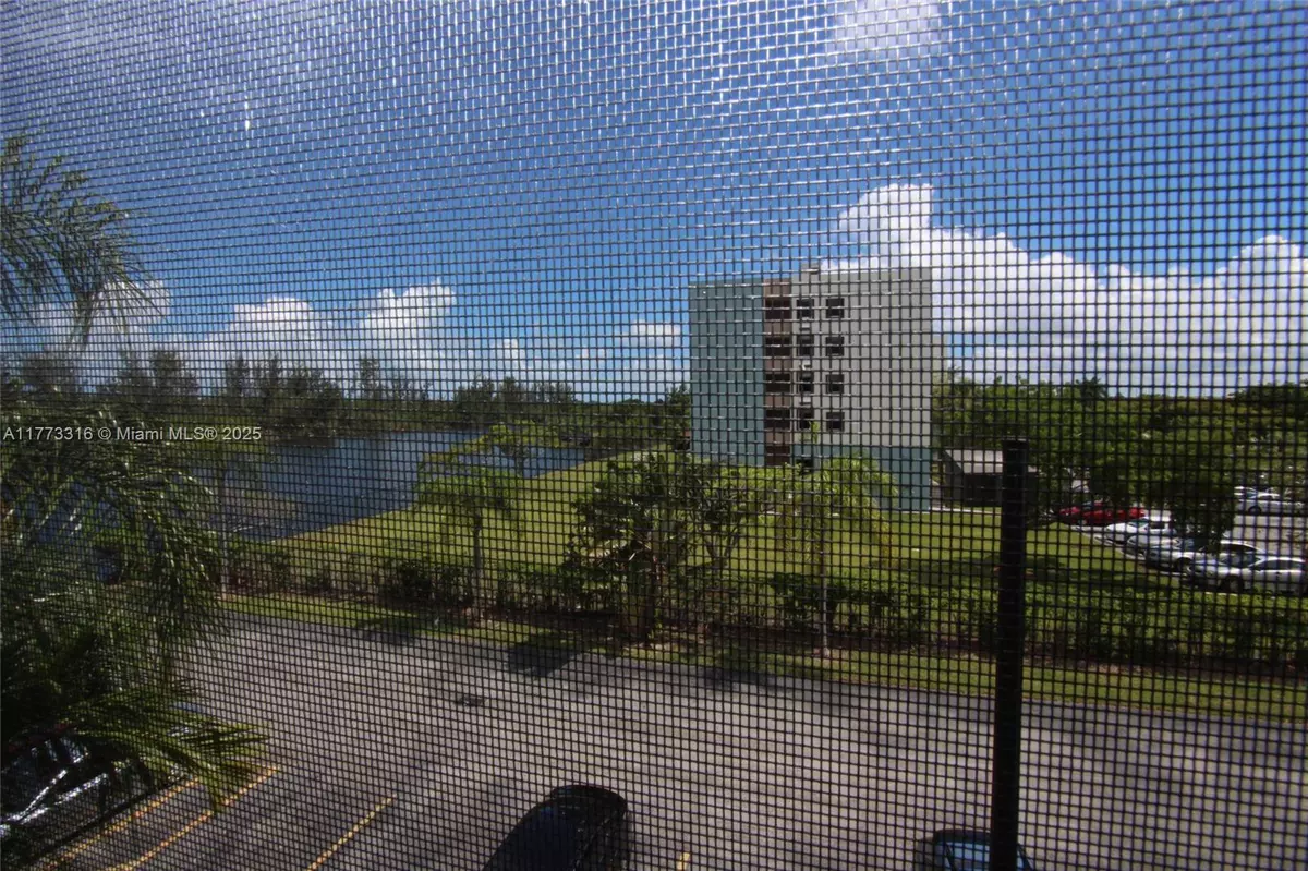 Cutler Bay, FL 33189,21133 SW 85th Ave #303