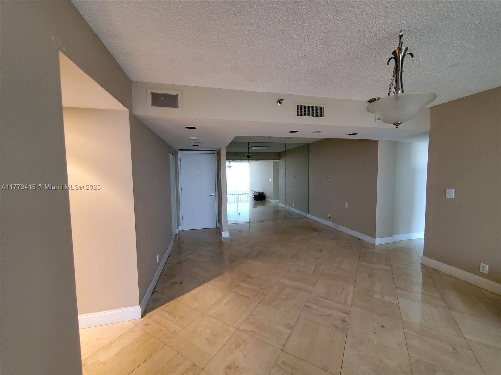 Aventura, FL 33160,1000 W Island Blvd #2612
