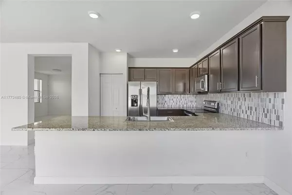 Hialeah, FL 33018,10572 W 35th Way