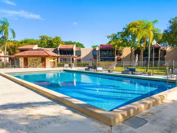 Miami, FL 33179,20801 San Simeon Way #204