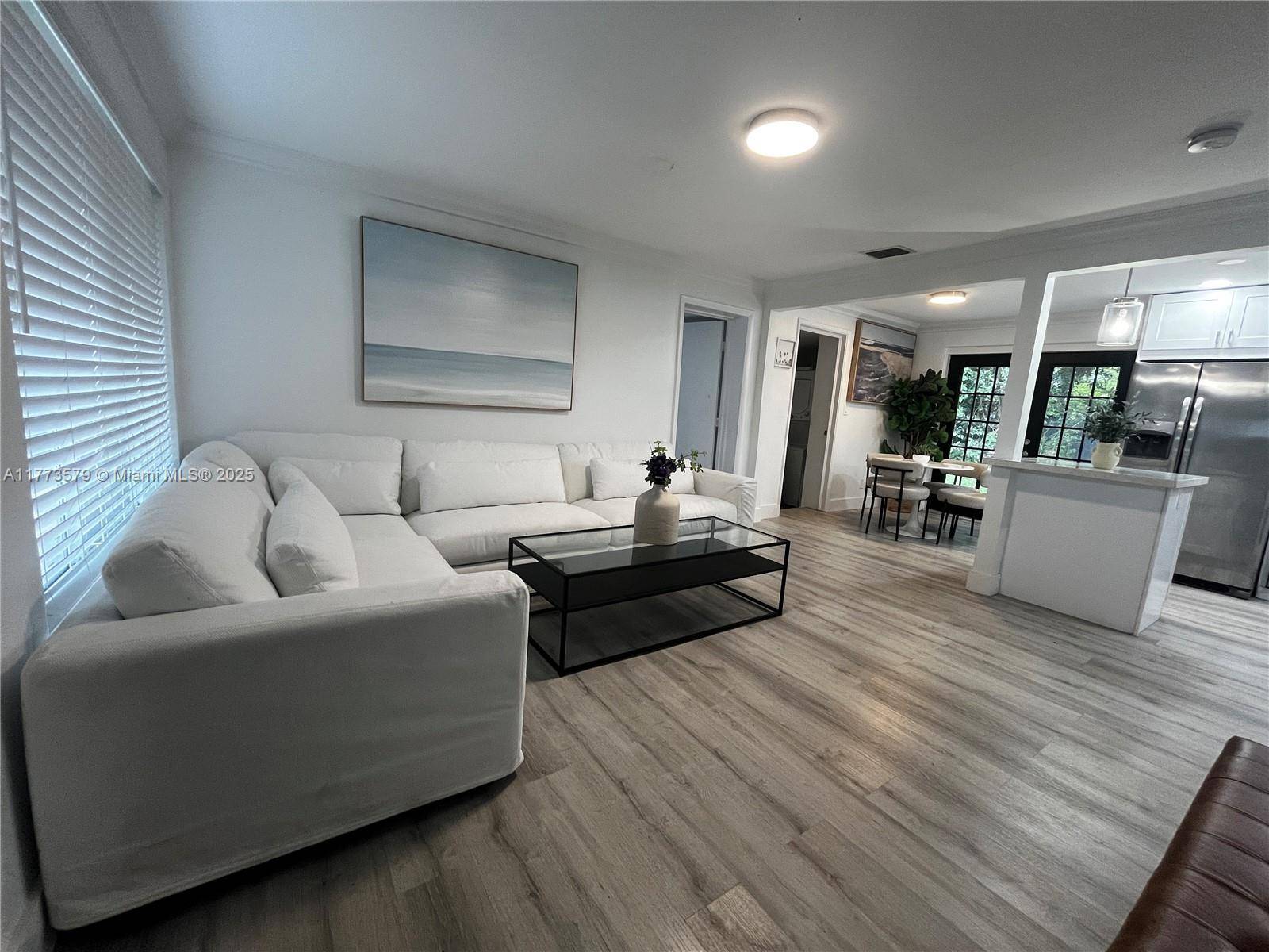 Hollywood, FL 33021,5709 Douglas St
