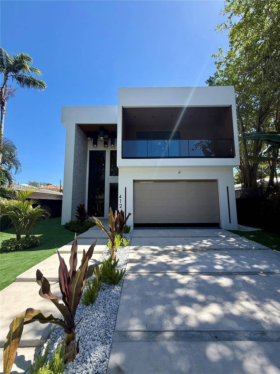 618 NE 17th Way, Fort Lauderdale, FL 33304