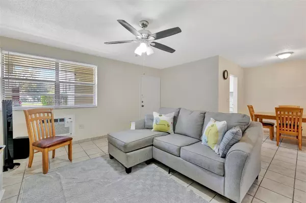 Miami, FL 33162,1395 NE 167th St #104