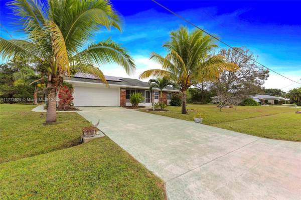 1517 SE Pitcher Rd, Port St Lucie, FL 34952