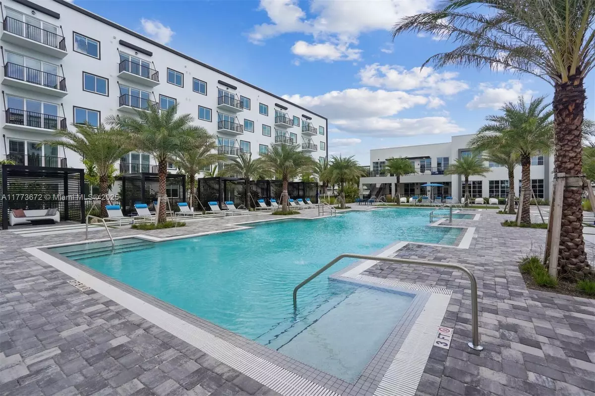 Delray Beach, FL 33445,2095 W Atlantic Ave #B2