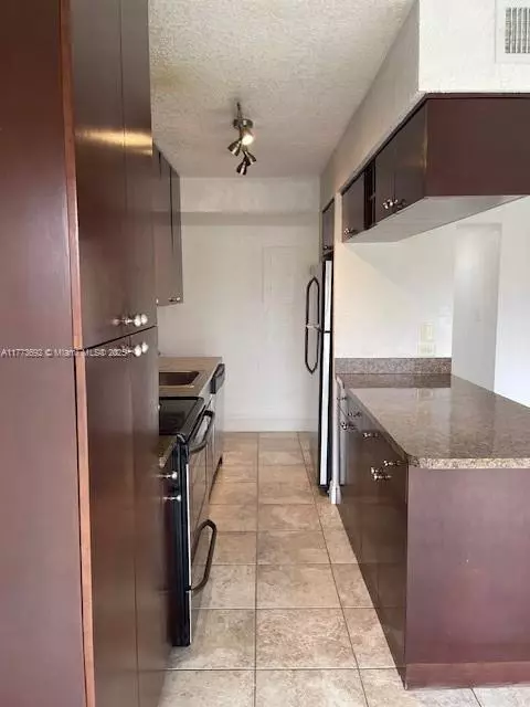 Miami, FL 33174,9311 SW 4th St #214B