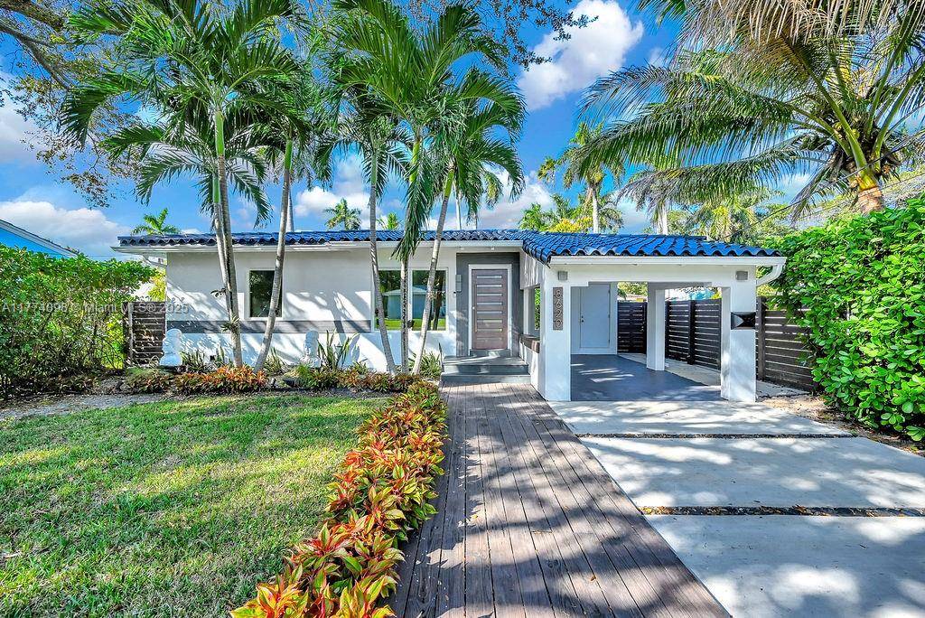 8620 NE 1st Ave, El Portal, FL 33138