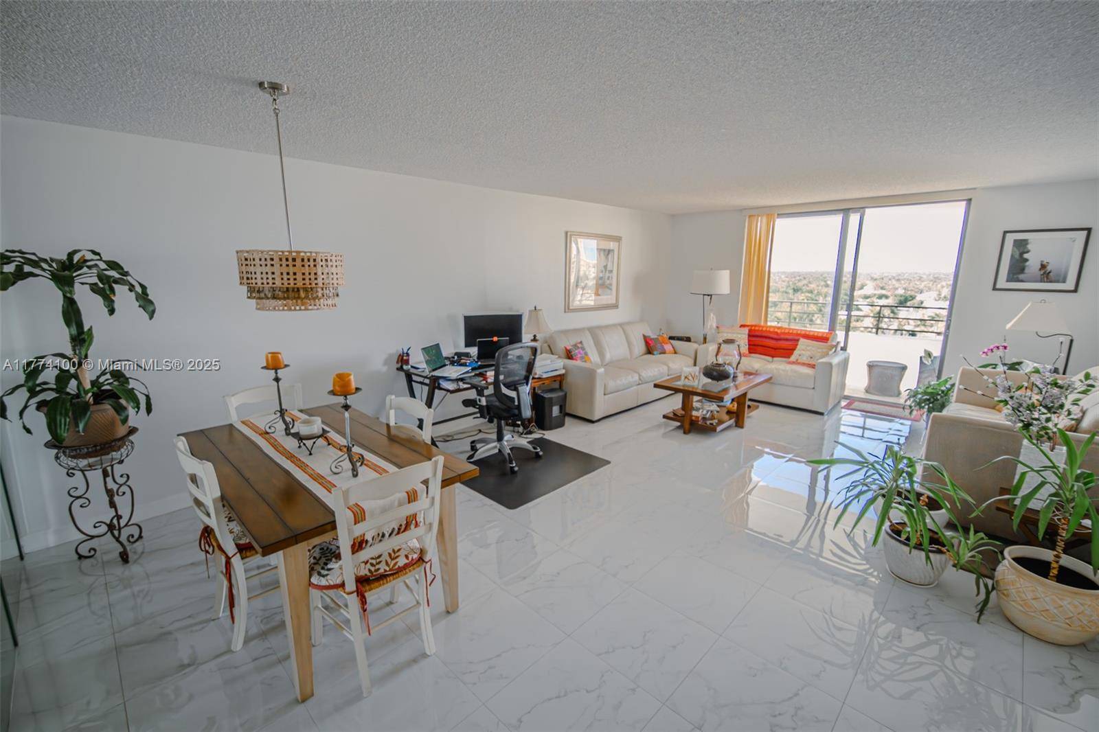 Hallandale Beach, FL 33009,2500 Parkview Dr #1111