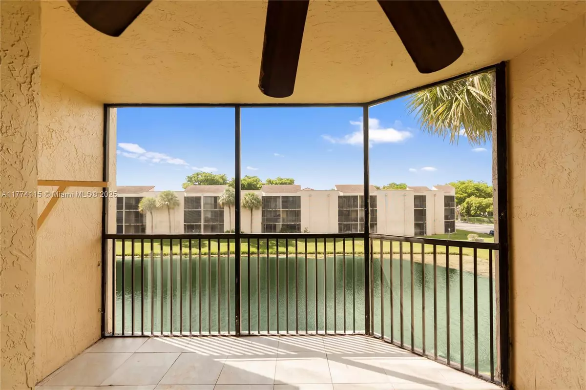 Miramar, FL 33025,3199 Foxcroft Rd #311