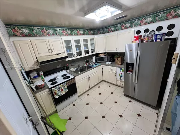 Miami, FL 33144,936 SW 68th Ave