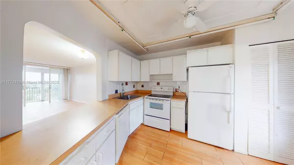 Miami, FL 33179,1780 NE 191st St #606-2