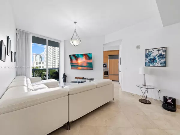 Sunny Isles Beach, FL 33160,15901 Collins Ave #405