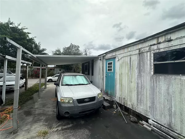 Plantation, FL 33325,441 NW 135th Way